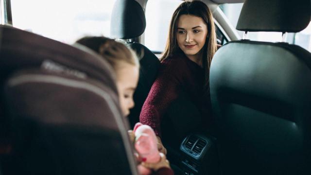 Si viajas con niños en el coche este verano, toma nota: esta es la clave para evitar accidentes en España