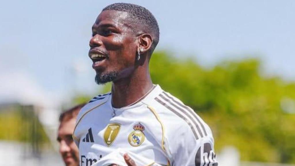 Paul Pogba, entrenando con la camiseta del Real Madrid.