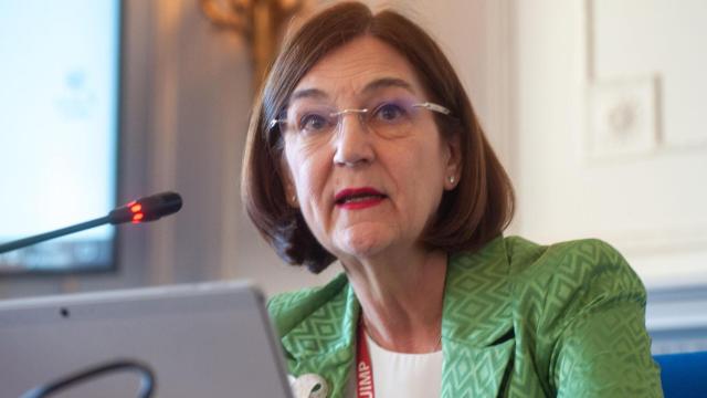 Cani Fernández, presidenta de la CNMC, durante su intervención en el curso de verano organizado por la APIE en la Universidad Menéndez Pelayo de Santander.