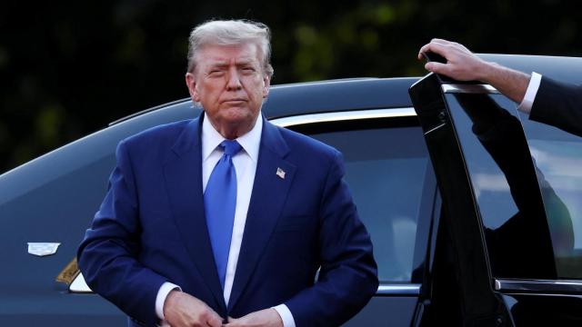 El presidente de Estados Unidos, Donald Trump, llega a una cena para jefes de estado y de gobierno de la OTAN.