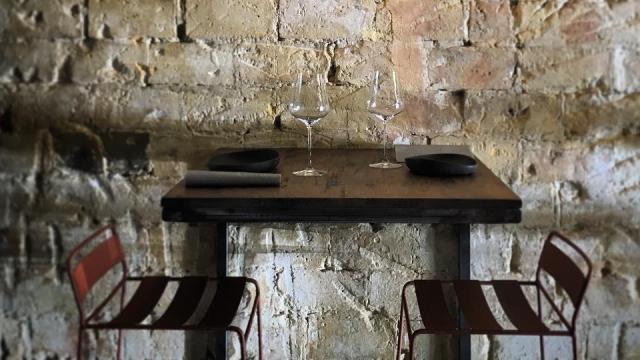 El bar de vinos de Valencia entre los mejores de España que un sumiller belga recomienda visitar