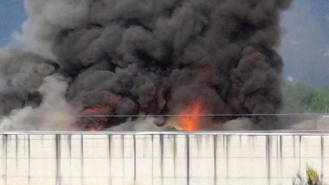 Incendio en una nave en el Polígono das Gándaras, en O Porriño.