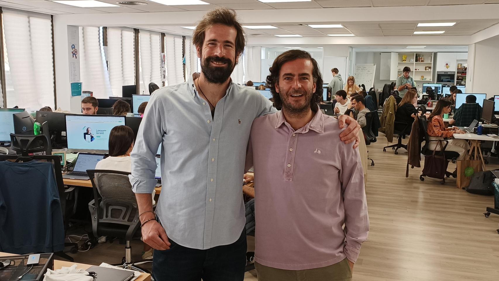 Enrique y Álvaro te pueden hacer la declaración de la Renta de 2025 antes del 30 de junio:  Ahorrarás 400 euros de media 