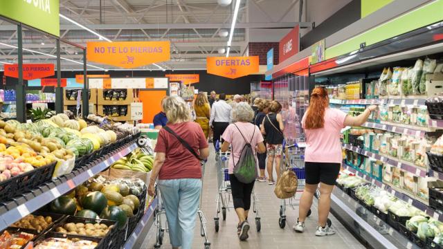 Interior del nuevo supermercado de ALDI en Vélez Málaga.