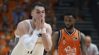 Hezonja, con las manos en la cara.