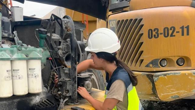 Laura Cabal en una de sus jornadas de trabajo.
