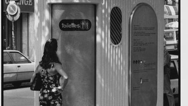 Baño para mujeres.