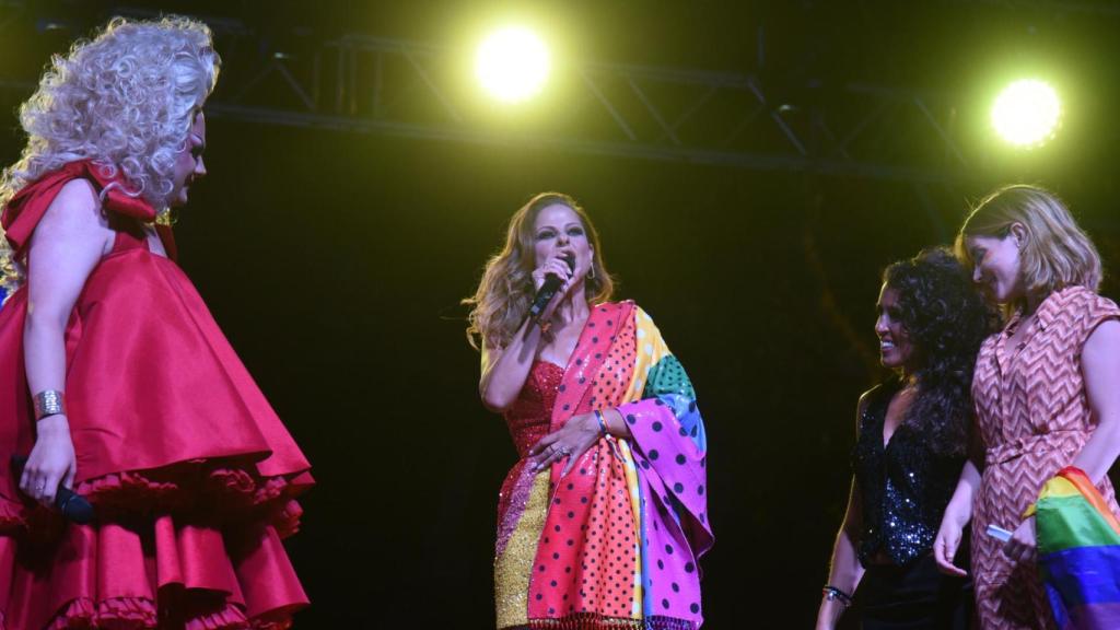 Pastora Soler estaba orgullosa del orgullo en Sevilla.