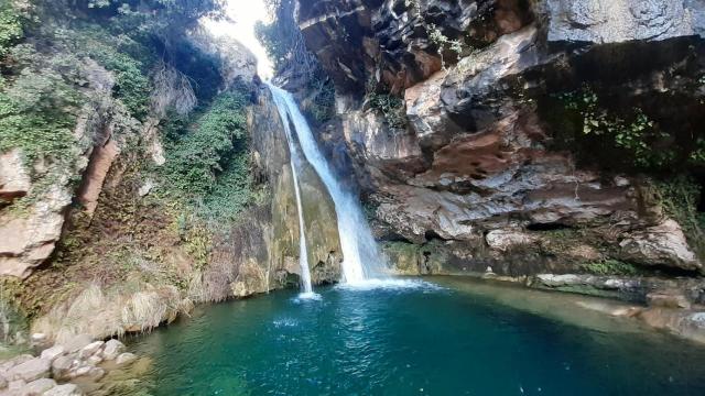 Piscina natural del río Carbo.