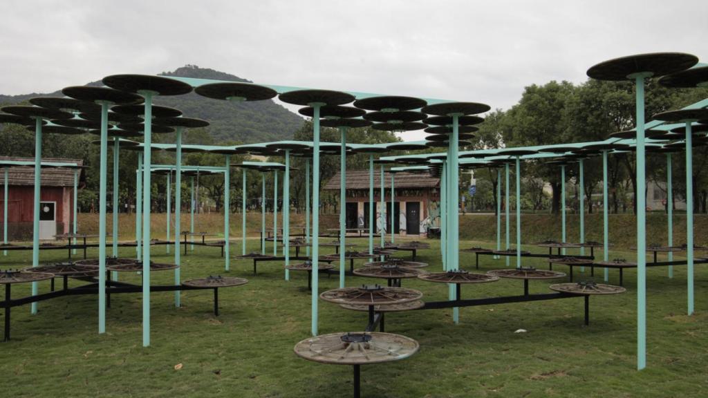 'Filum. Art Field', por Basurama. Nanhai (Guangdong, China)
