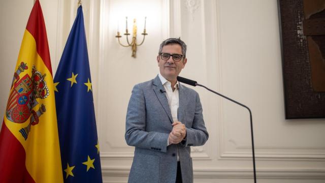 El ministro de la Presidencia, Justicia y Relaciones con las Cortes, Félix Bolaños, ofrece una rueda de prensa con motivo de las solicitudes recibidas de las Becas SERÉ, en el Palacio de Parcent.