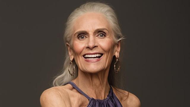 Daphne Selfe, la modelo más longeva del mundo.
