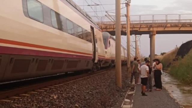 Tren parado en recorrido Madrid-Toledo.