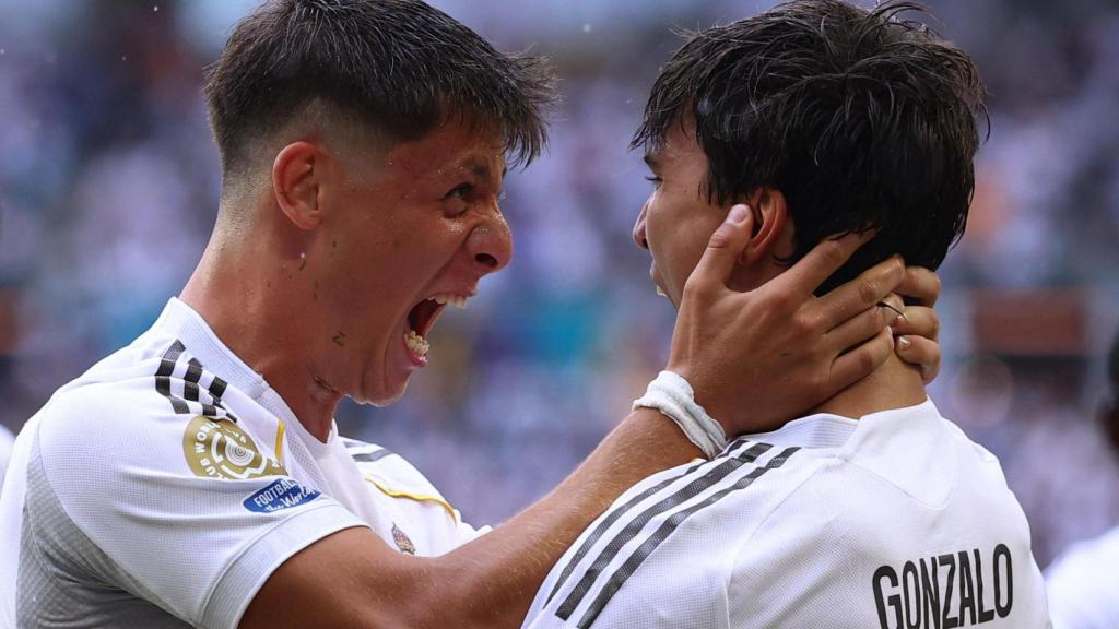Güler and Gonzalo celebrate the striker's goal against Juventus.