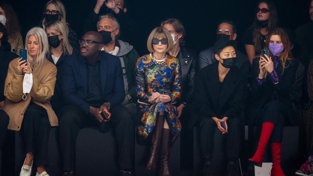Anna Wintour, en el 'front row' del desfile primavera-verano 2022 de Givenchy.