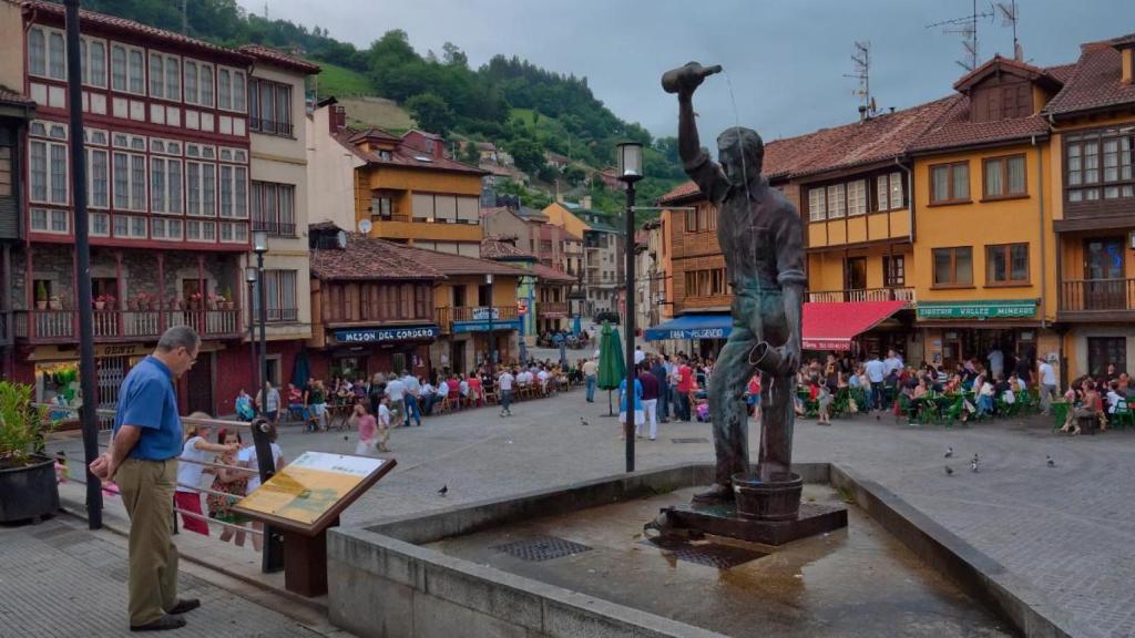 Plaza del Requéxu.