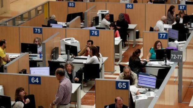 Funcionarios. Efe
