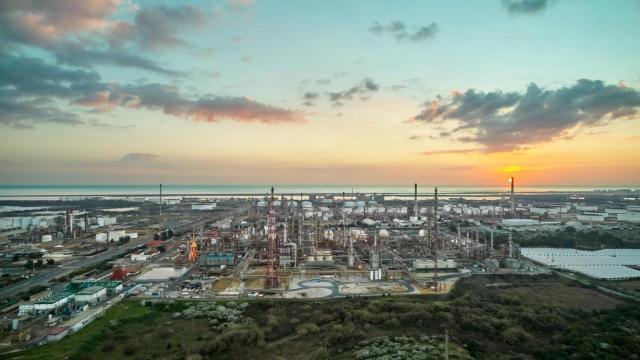 Imagen panorámica del Polo Químico de Huelva.