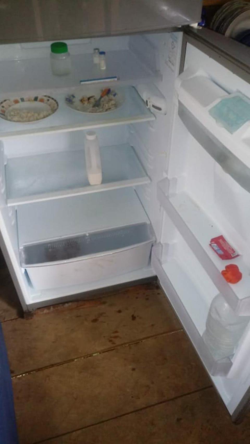 El refrigerador del sitio donde estaba Héctor se mantenía vacío.