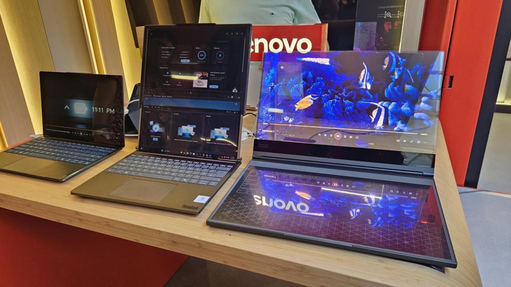 ThinkBook con pantalla transparente y enrollable de Lenovo
