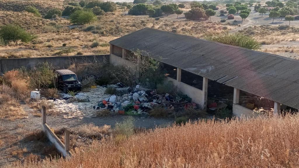 Una instalación de ganado que fue revisada este sábado por los voluntarios.