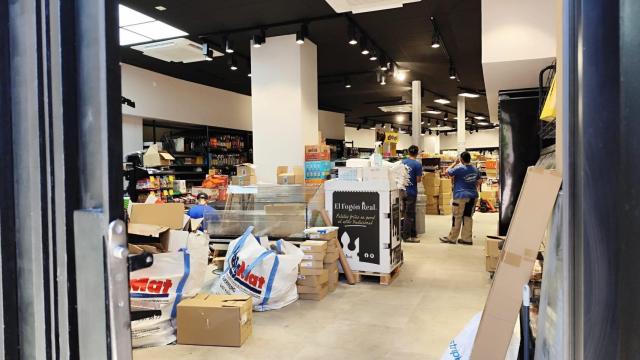 Interior del nuevo Carrefour Express de la Plaza de la Constitución de Málaga.