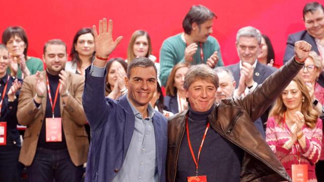El presidente del Gobierno y secretario general del PSOE, Pedro Sánchez; junto al secretario general del PSOECyL, Carlos Martínez
