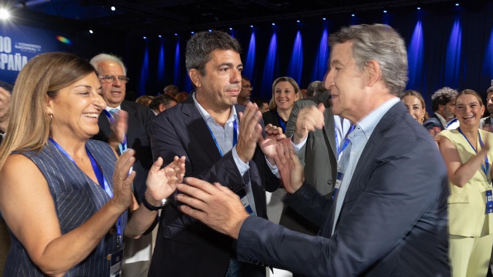 Carlos Mazón y Alberto Núñez Feijóo, en el congreso del PP. Eduardo Parra / EP