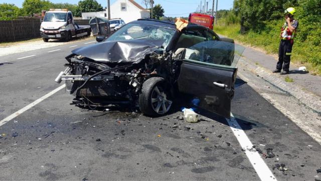 Heridos en un accidente de tráfico en Ribeira