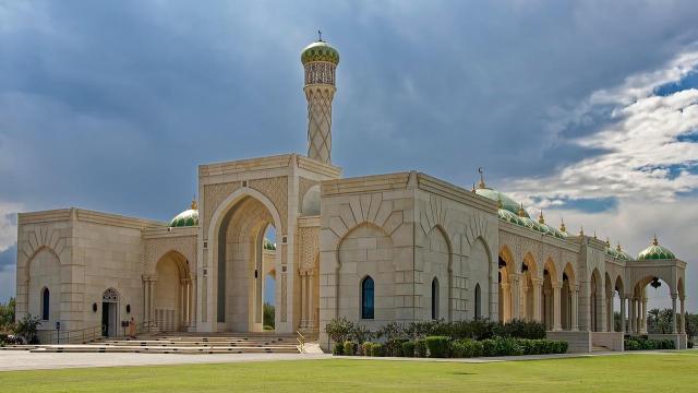 La Gran Mezquita del Sultán Qaboos, en Muscat (Omán).