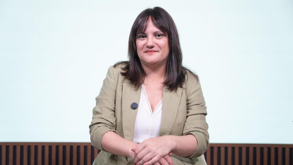 Gema R. Neira se pone ante el micrófono de 'Arréglate que nos vamos'.