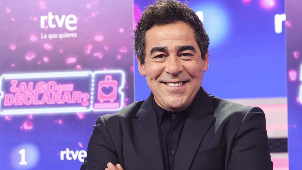 Pablo Chiapella, el "comandante del amor" en el nuevo dating show de TVE:  "En el programa, hay secretos que te giran la cara"