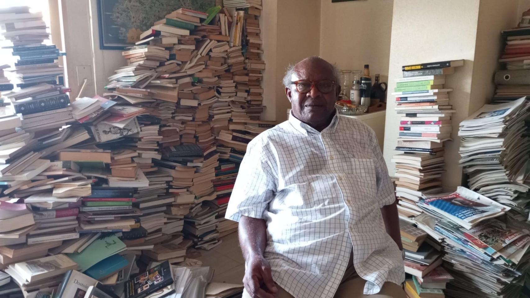 Donato Ndongo, el opositor de Obiang al borde del desahucio en Murcia:  Trabajé 12 años para Efe y el Gobierno me ha fallado 