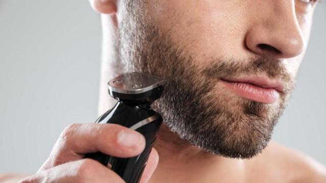 El Amazon Prime Day tira el precio de estas maquinillas de afeitar eléctricas: Braun o Philips ¡tú eliges!