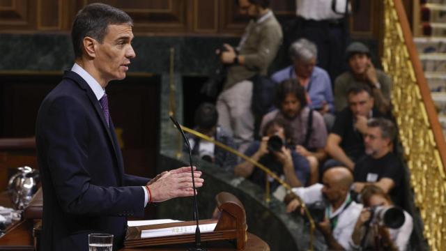Pedro Sánchez, en la tribuna del Congreso, durante su comparecencia sobre la trama de corrupción.