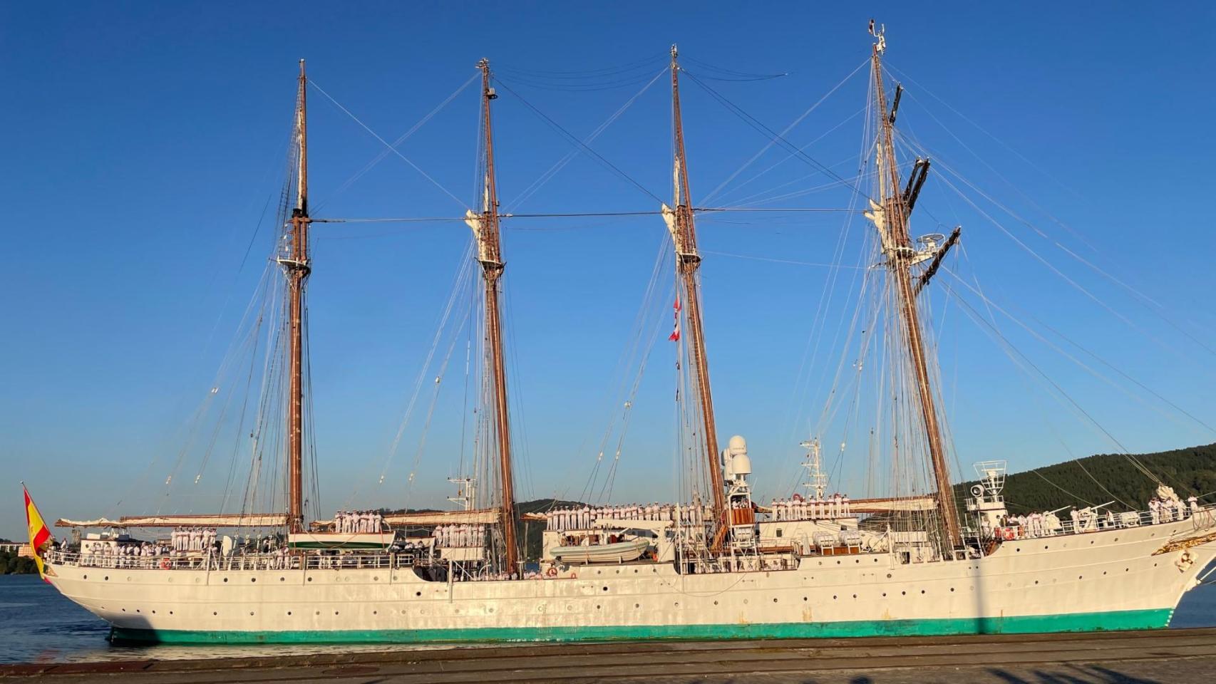 El Juan Sebastián de Elcano atraca en Ferrol con la princesa Leonor a bordo