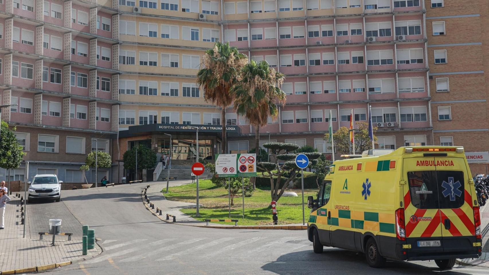 La menor de 17 años quemada por su pareja en Canarias ya está ingresada en la Unidad de Grandes Quemados de Sevilla