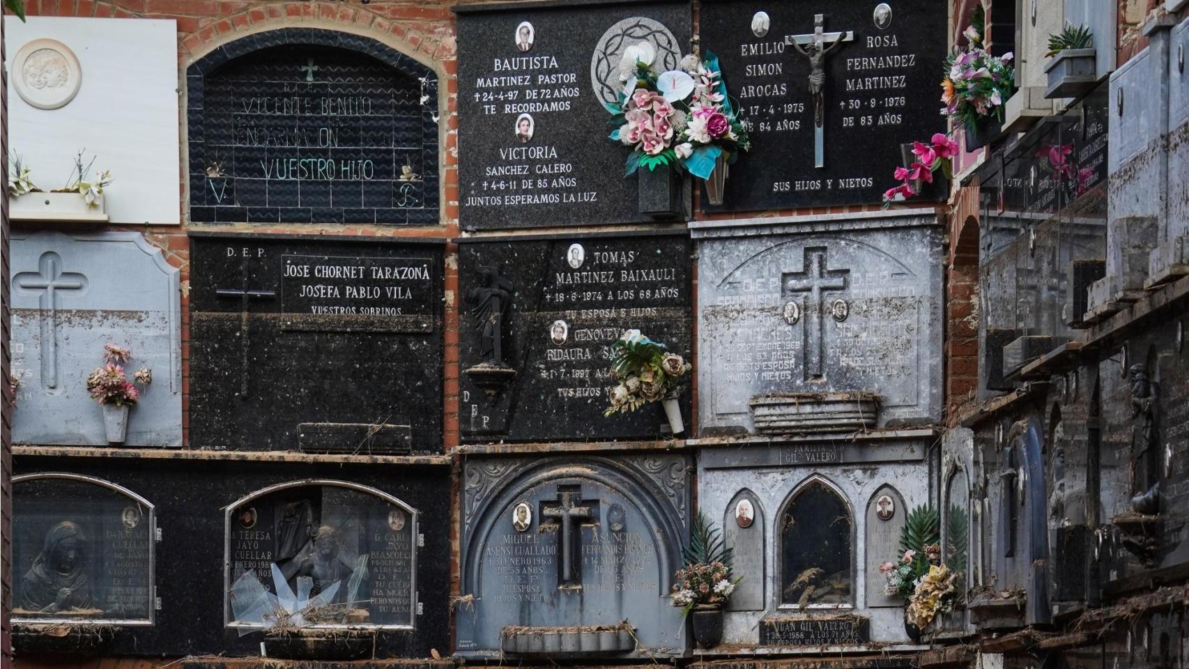 Imagen de archivo de un cementerio arrasado por la dana. Europa Press / Eduardo Manzana