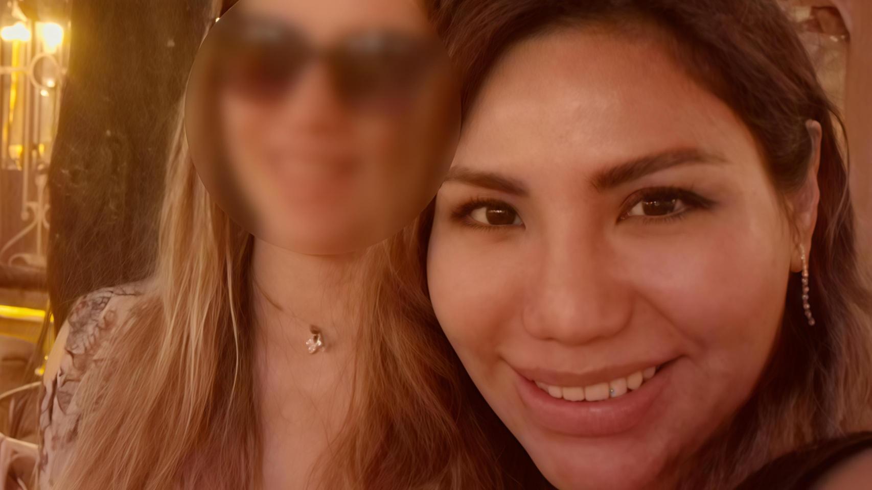 Jacqueline Guillén, junto a la amiga que acabó convirtiéndose en su okupa.