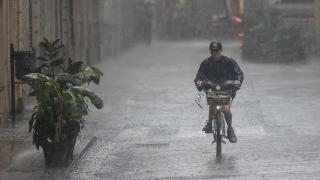Imagen de archivo de lluvias en Valencia. Rober Solsona / Europa Press