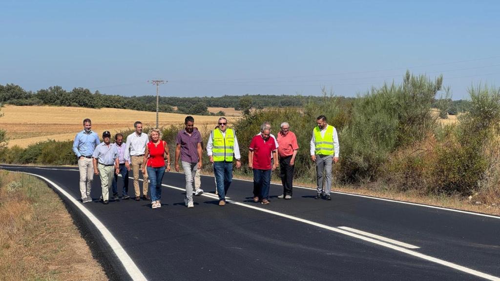 El presidente de la Diputación de Zamora, Javier Faúndez, durante la visita