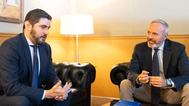 Alejandro Nolasco (Vox) y Jorge Azcón (PP)
