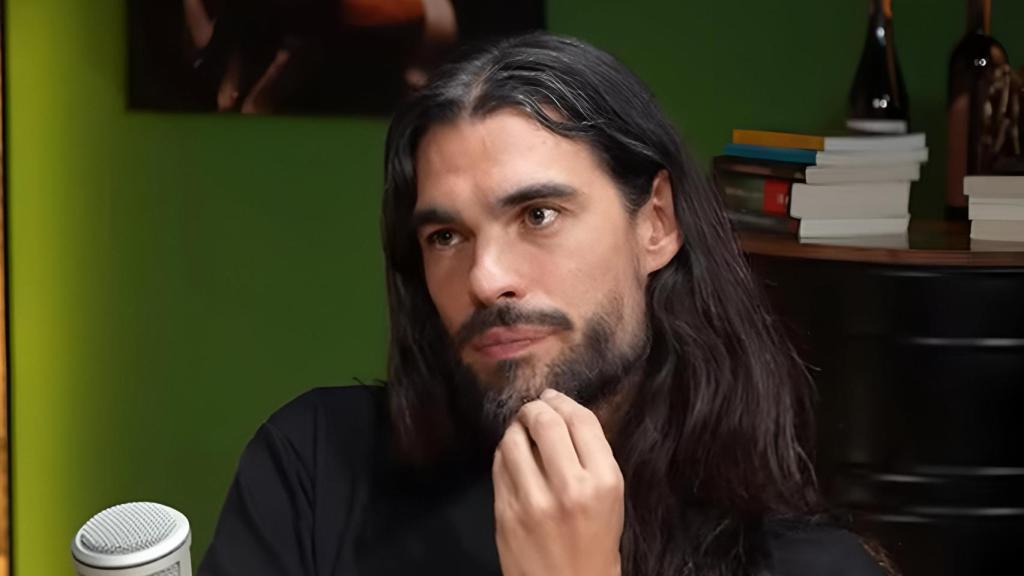 El cineasta Oliver Laxe en una entrevista en 'Lo que tú digas'