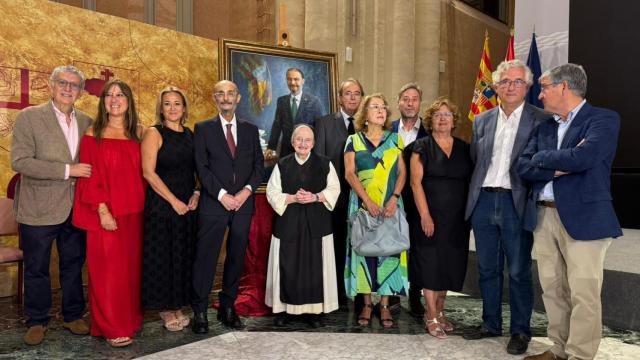 Mayte Pérez y javier Lambán, junto al resto de compañeros de Gobierno que asistieron al homenaje