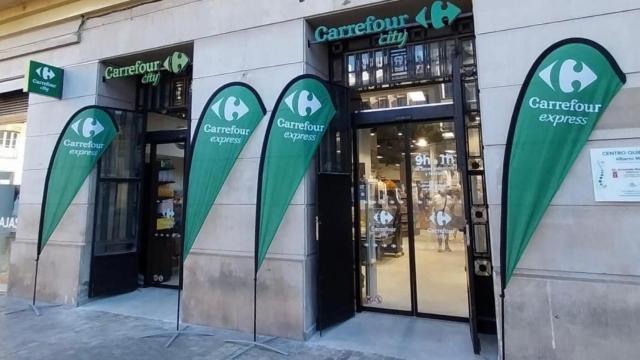 El primer Carrefour City de Andalucía, en la plaza de la Constitución de Málaga.