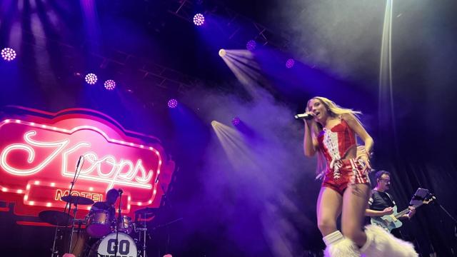 Paula Koops al arranque de su concierto.