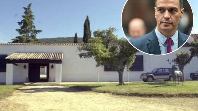 Fotomontaje de la entrada de Quintos de Mora con una imagen de Pedro Sánchez.