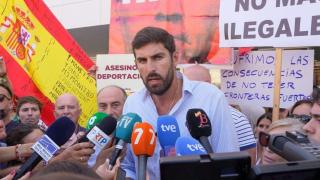 José Ángel Antelo, presidente de Vox en Murcia, este sábado ante los periodistas tras los altercados de Torre Pacheco.
