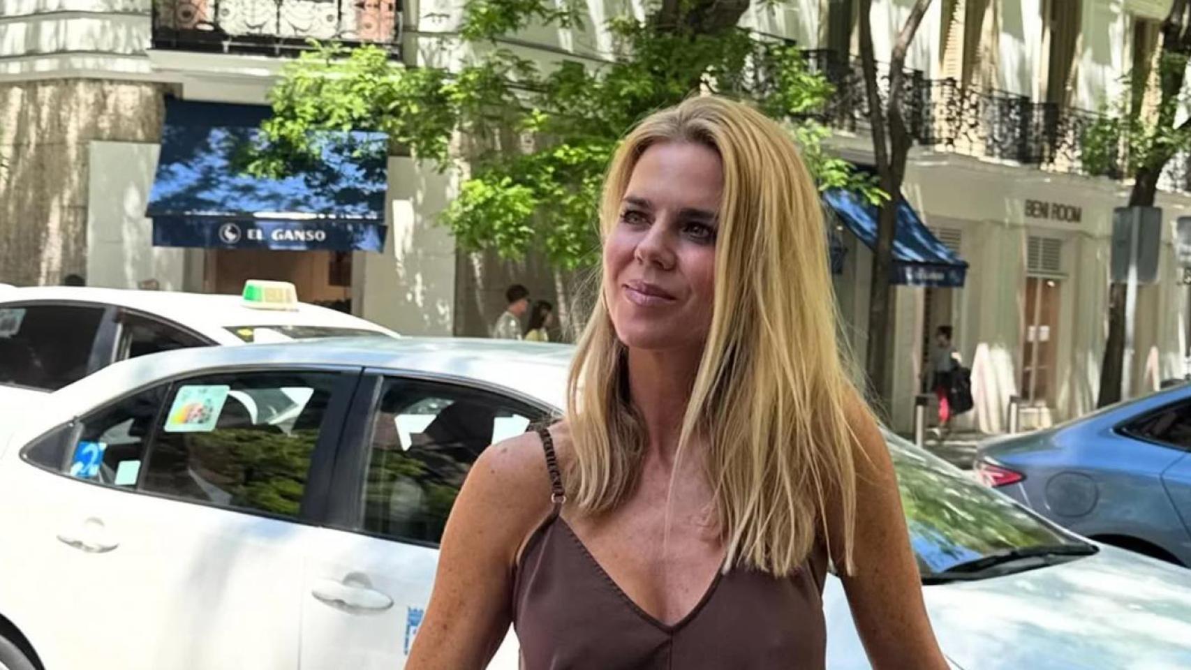 Amelia Bono arrasa en Instagram con el conjunto veraniego de Cortefiel que está rebajado a mitad de precio