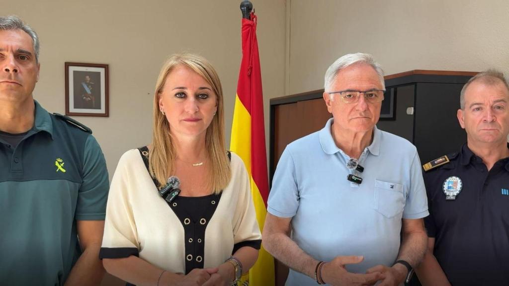 Las autoridades reunidas este domingo para analizar la situación en Torre Pacheco.